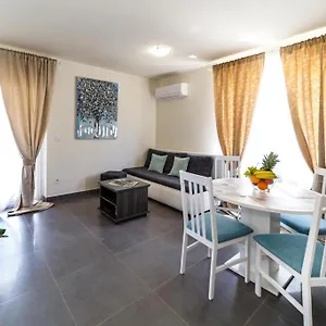 Leondori Apartment Krk Town